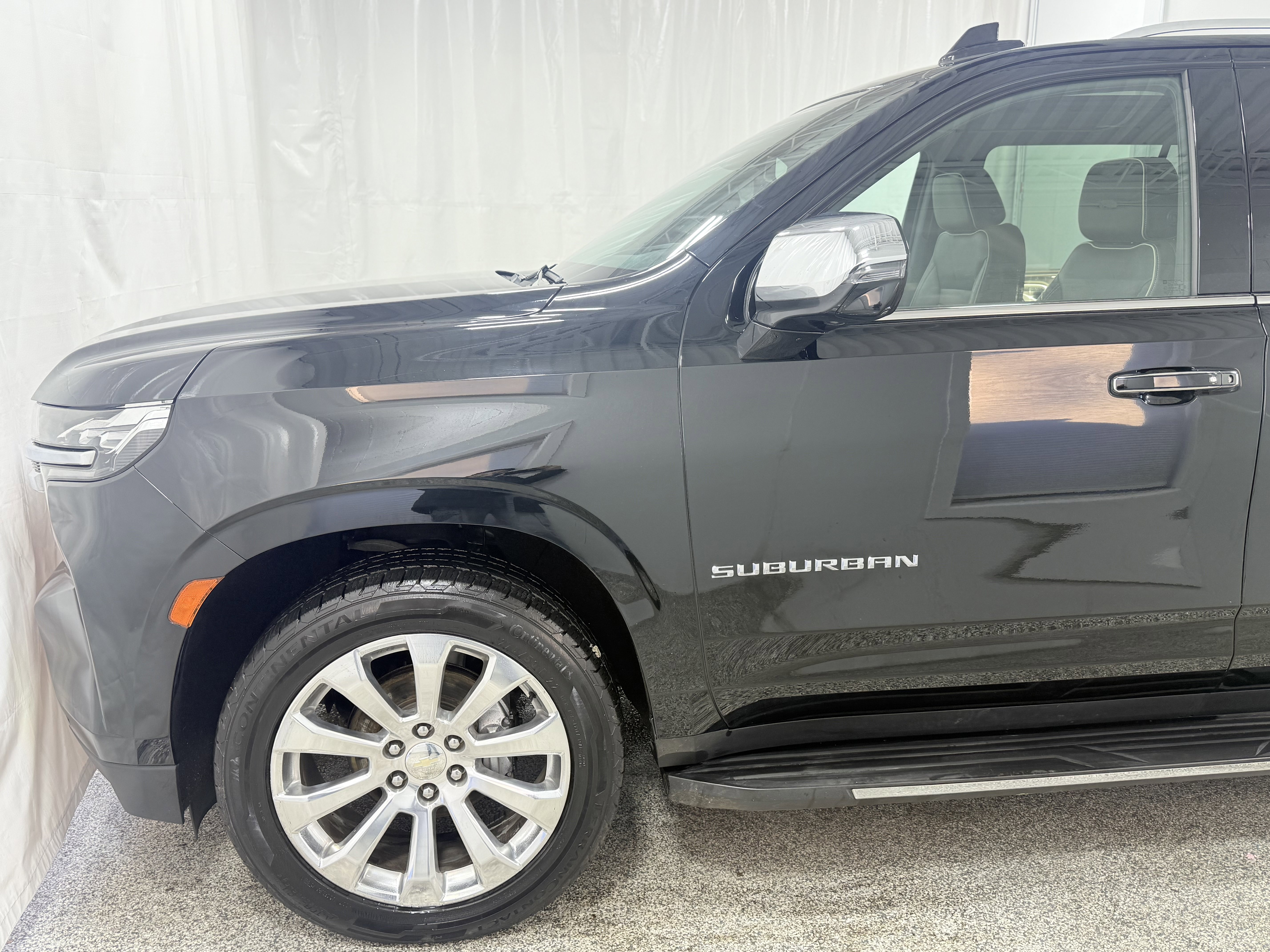 Used 2021 Chevrolet Suburban Premier w/ Premium Package image 4