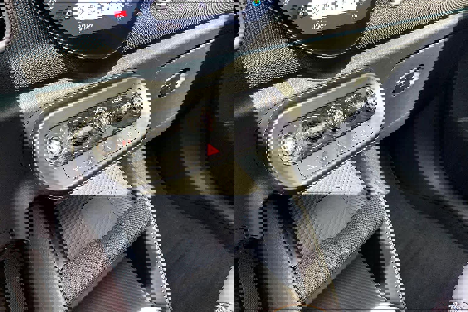 Used 2025 MINI Cooper Countryman S w/ Comfort Package Max image 19