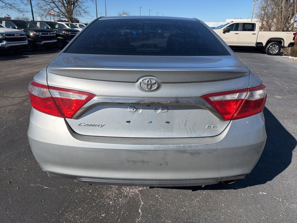 Used 2017 Toyota Camry SE w/ Moonroof Package image 6