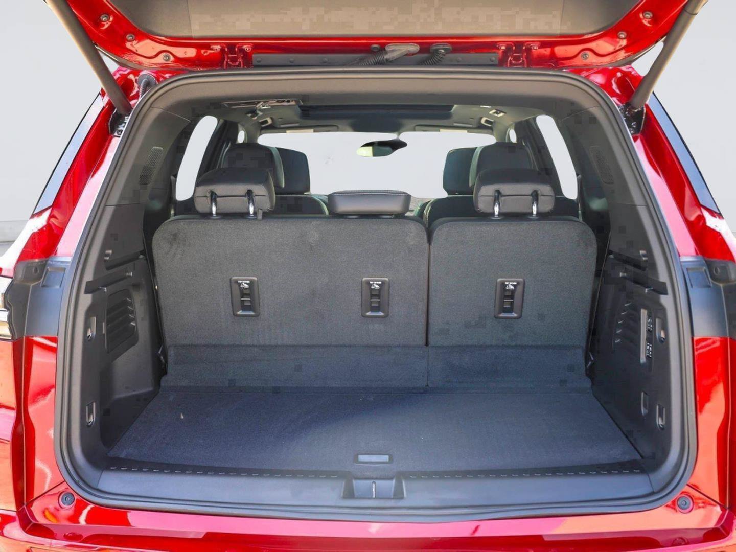 Used 2025 Buick Enclave Avenir w/ Trailering Package, 5000 lbs. FWD image 8