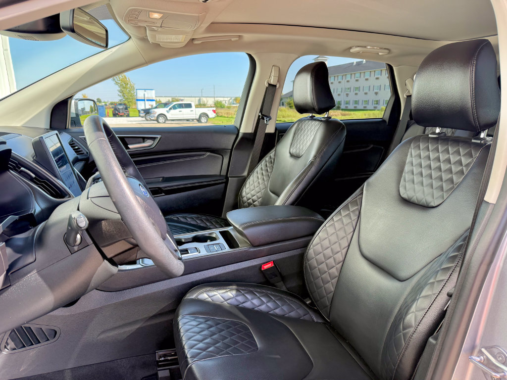 Used 2024 Ford Edge Titanium AWD/4WD image 11
