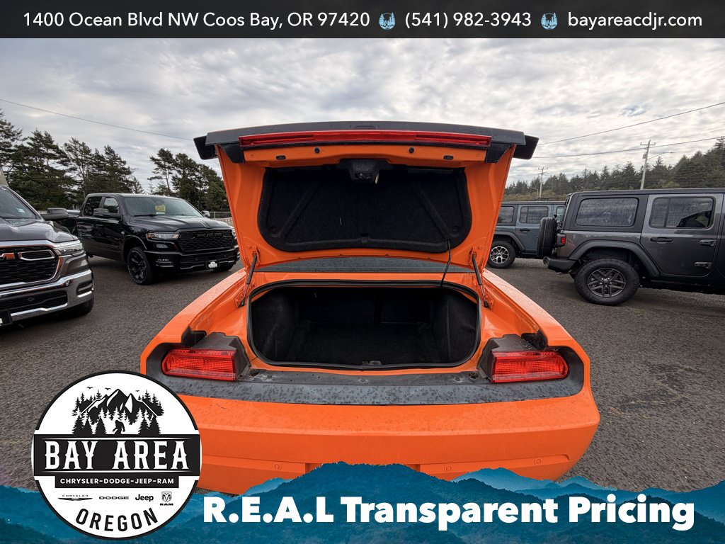 Used 2014 Dodge Challenger R/T RWD image 6