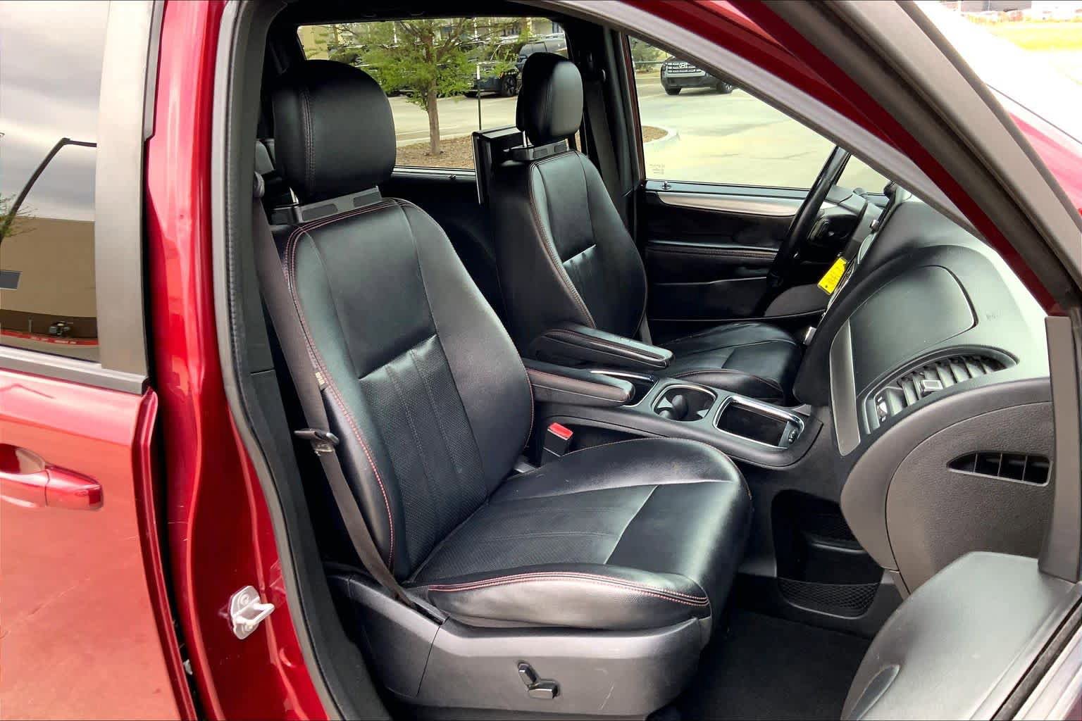 Used 2019 Dodge Grand Caravan GT image 9
