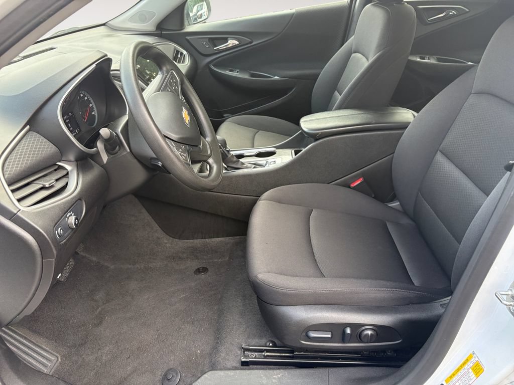 Used 2024 Chevrolet Malibu LT FWD image 9