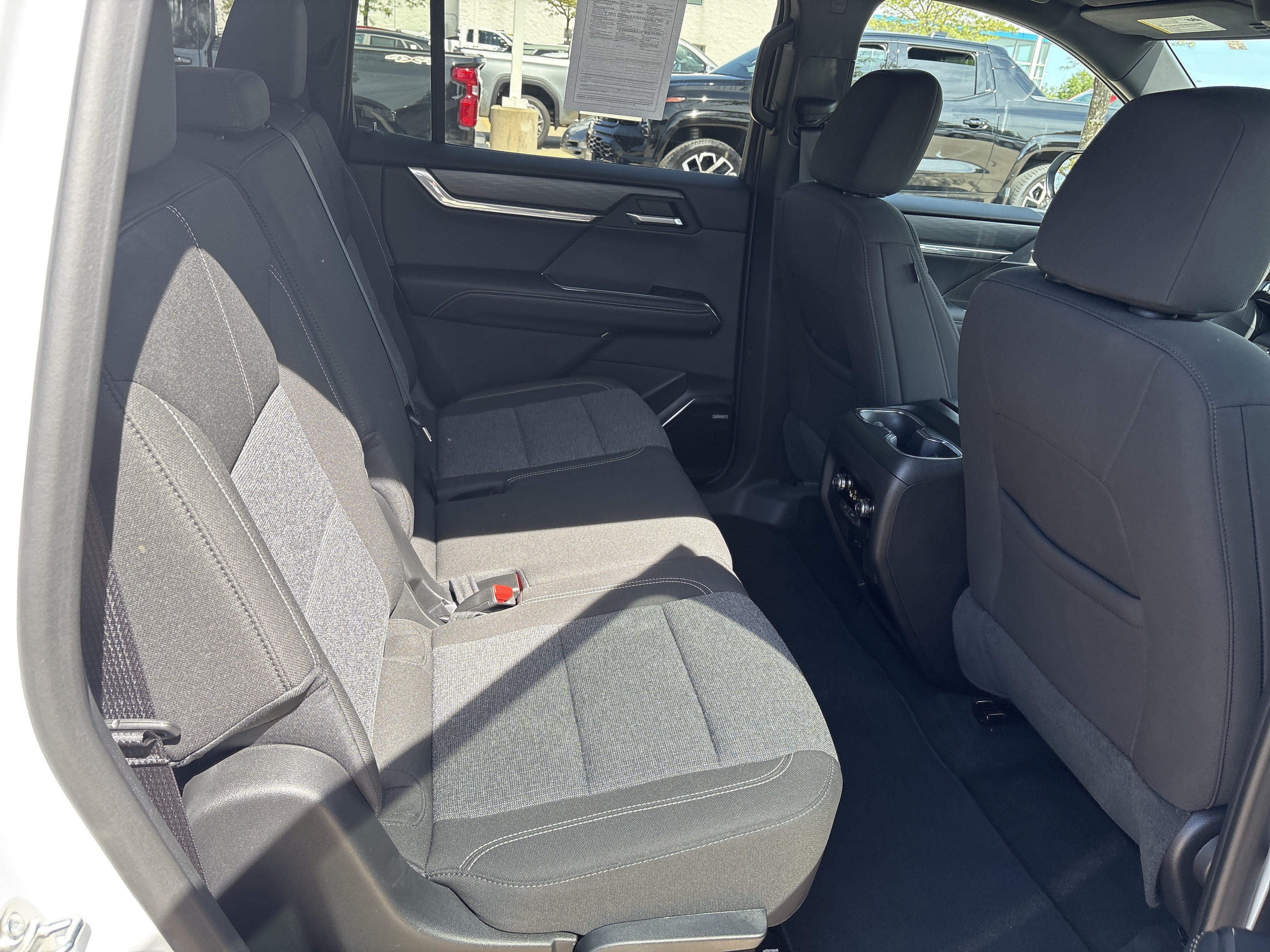 Used 2025 GMC Acadia Elevation FWD image 17