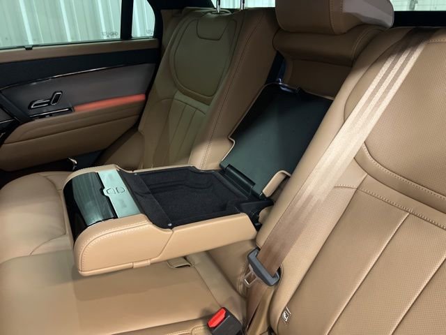 Used 2025 Land Rover Range Rover Sport SE image 14