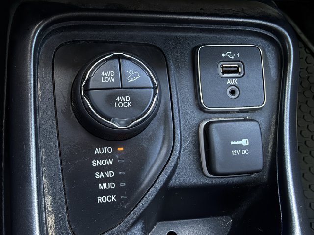 Used 2021 Jeep Compass Trailhawk AWD/4WD image 19