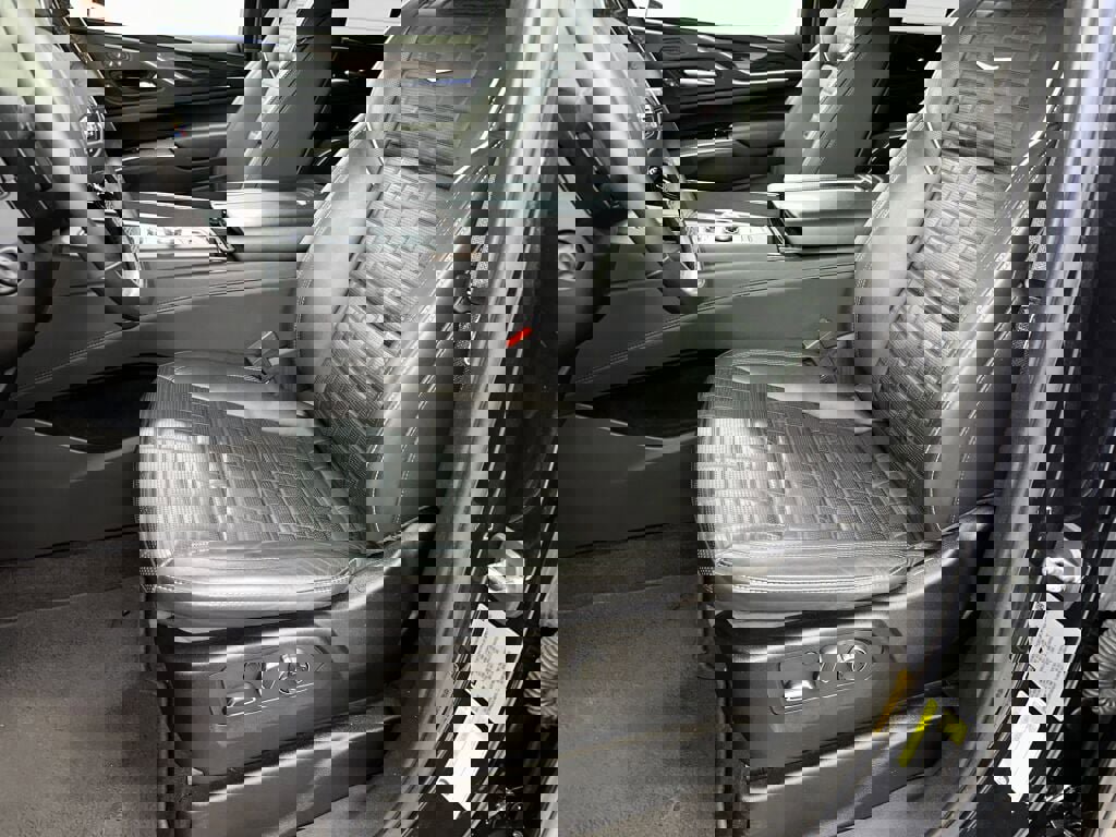 Certified 2023 Cadillac Escalade Sport Platinum w/ LPO, ONYX Package image 7