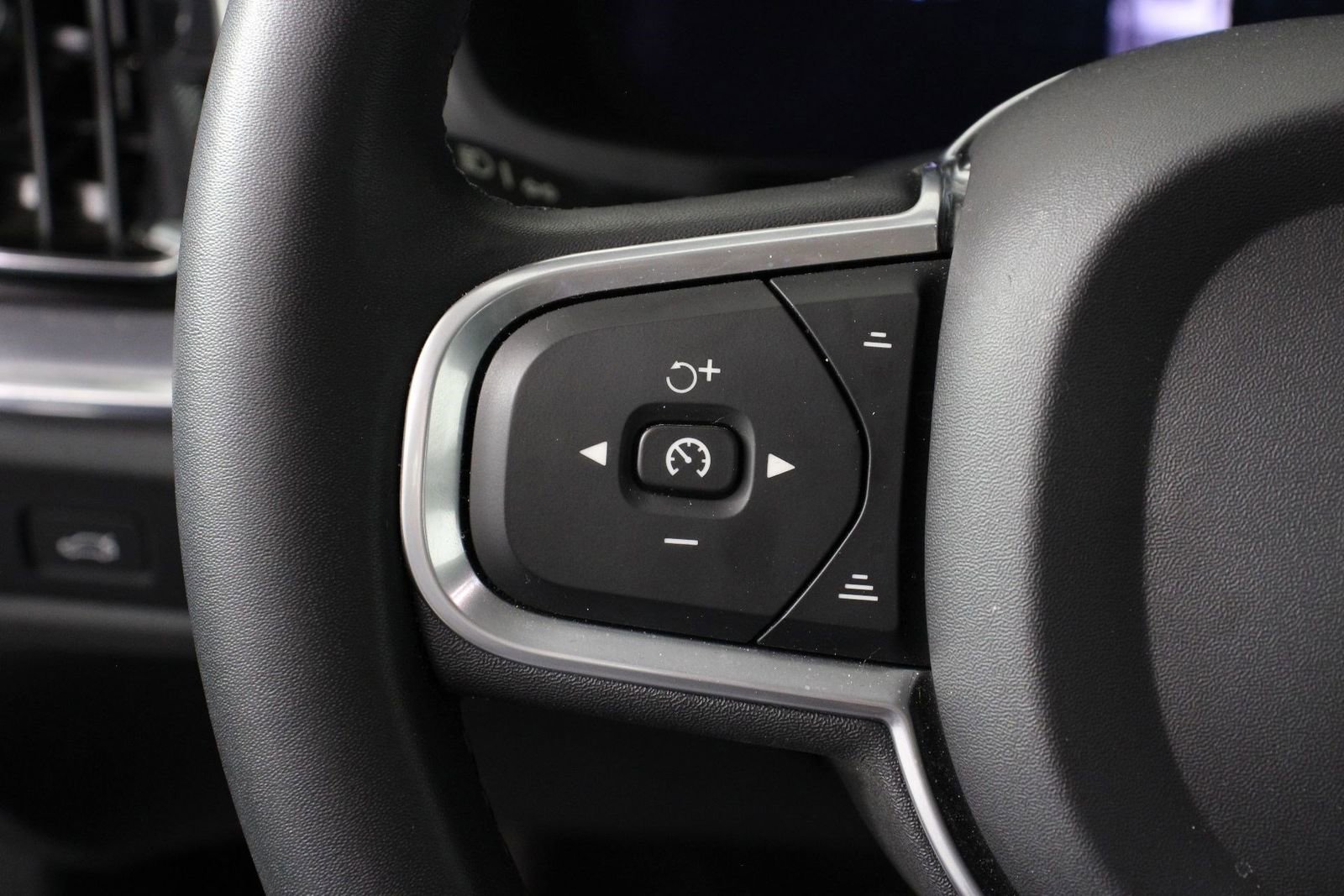 Certified 2023 Volvo S60 B5 Core w/ Climate Package image 10