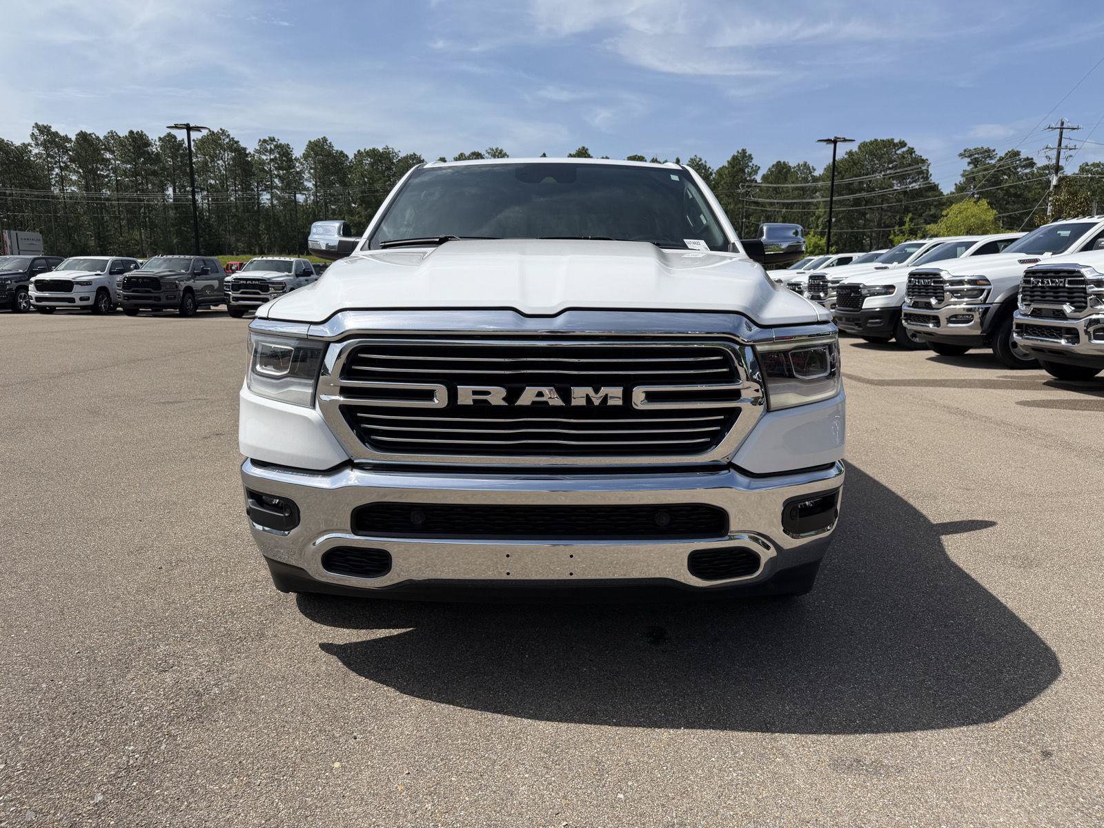 Used 2023 RAM 1500 Laramie AWD/4WD image 2
