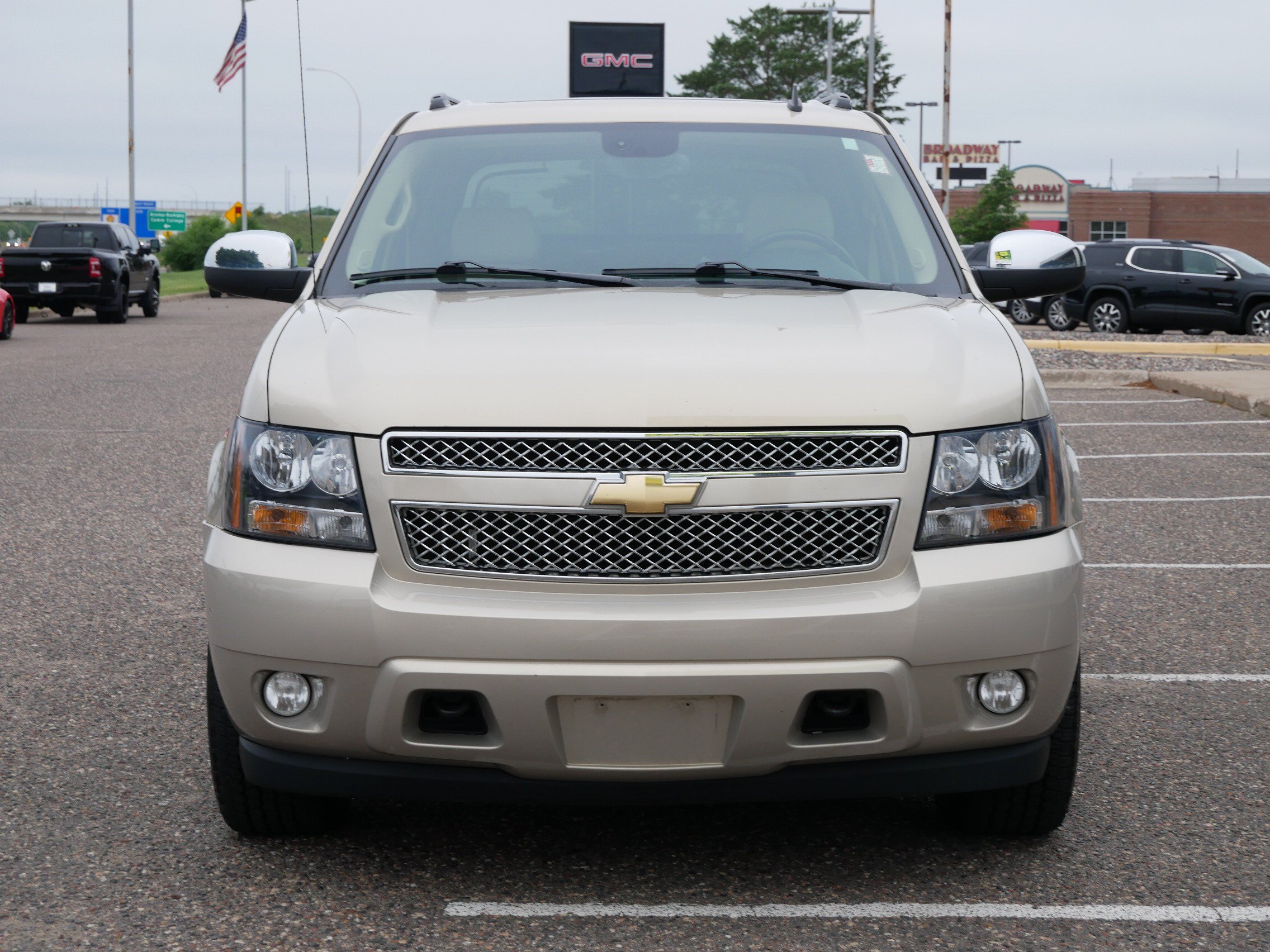 Used 2008 Chevrolet Avalanche LTZ w/ LTZ Preferred Equipment Group AWD/4WD image 4