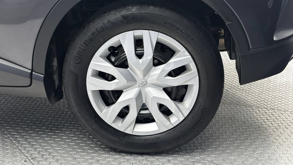 Used 2019 Toyota C-HR LE FWD image 6