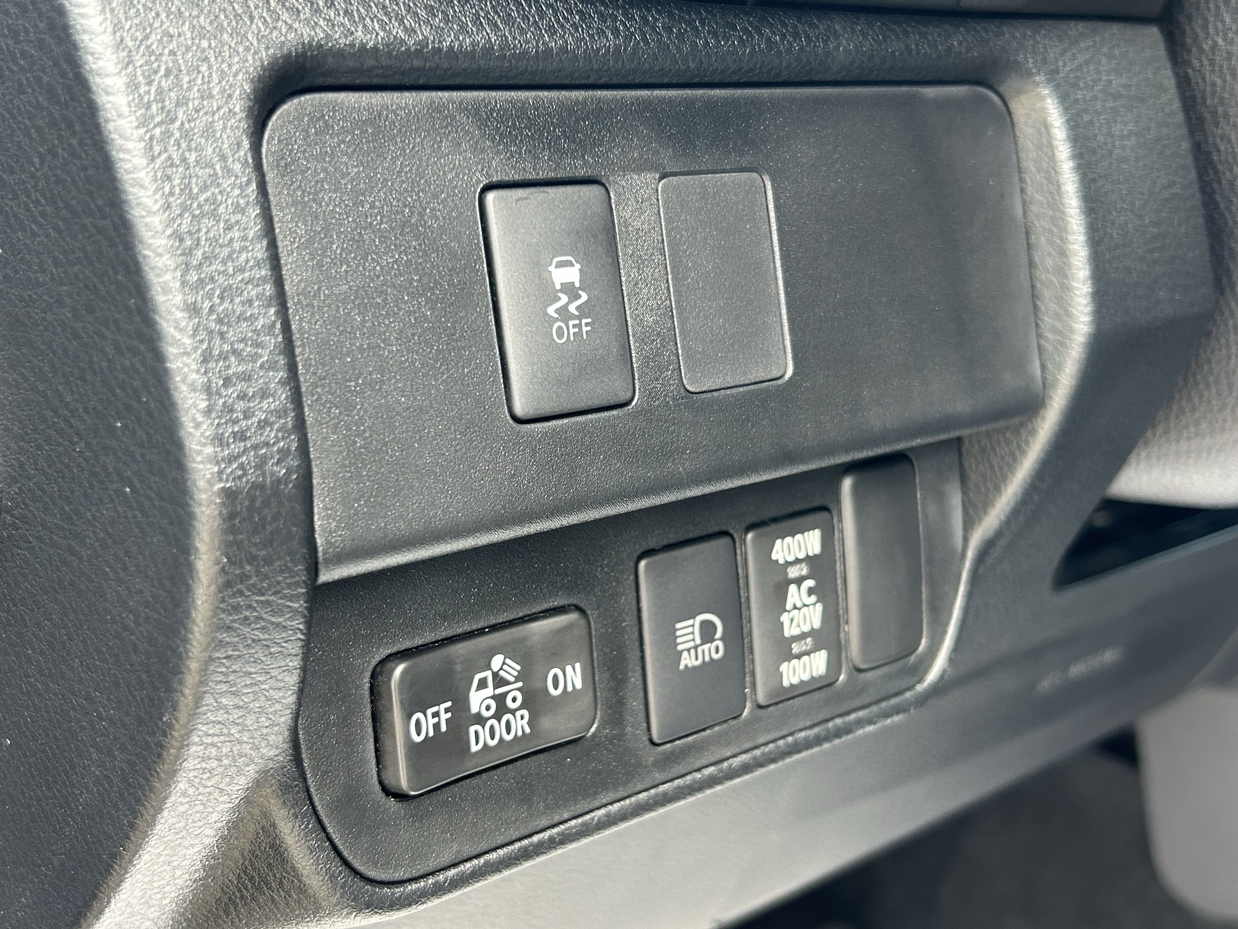 Certified 2020 Toyota Tacoma TRD Off-Road AWD/4WD image 16