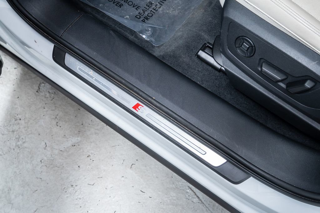 Used 2024 Audi Q8 e-tron Premium Plus image 25