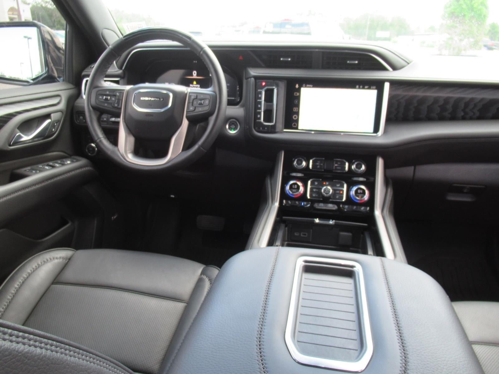 Used 2024 GMC Yukon Denali w/ Denali Reserve Package AWD/4WD image 13