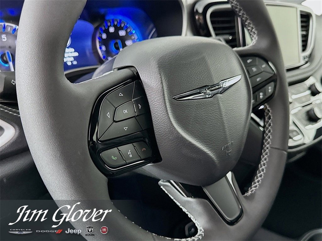 New 2026 Chrysler Pacifica Select w/ S Appearance Package image 27