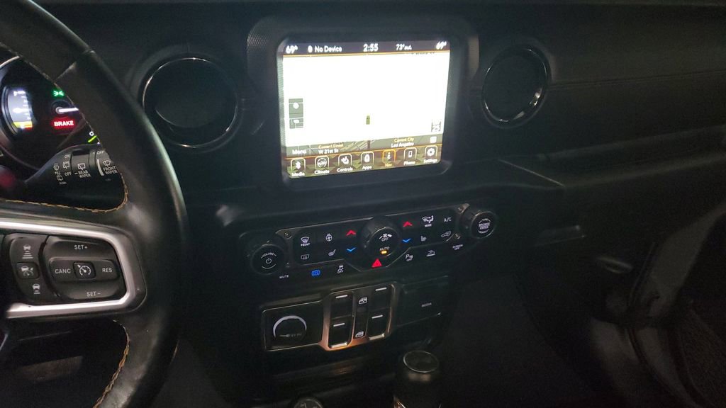 Used 2022 Jeep Wrangler Unlimited Sahara image 23