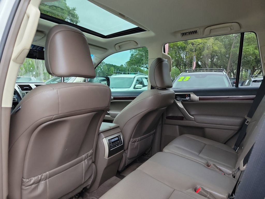 Used 2018 Lexus GX 460 Premium w/ Premium Package AWD/4WD image 11