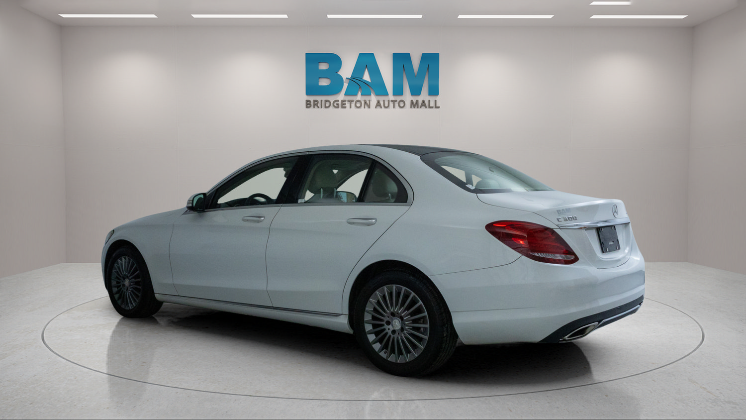 Used 2015 Mercedes-Benz C 300 4MATIC Sedan image 5