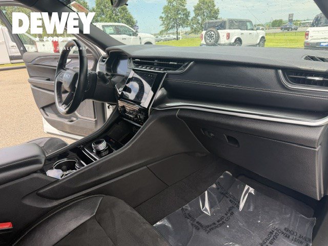 Used 2022 Jeep Grand Cherokee Altitude AWD/4WD image 36