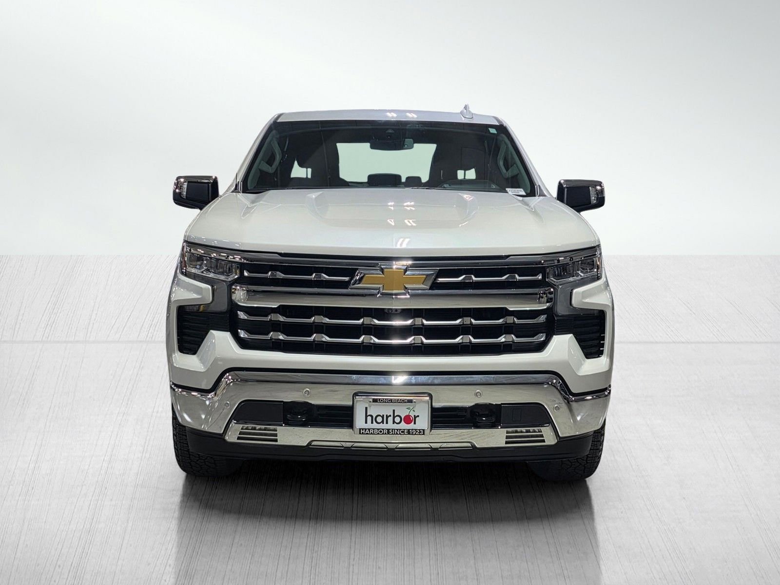 Used 2025 Chevrolet Silverado 1500 LTZ w/ Z71 Off-Road Package AWD/4WD image 2