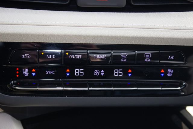 Used 2022 Buick Envision Avenir w/ Safety Package image 32