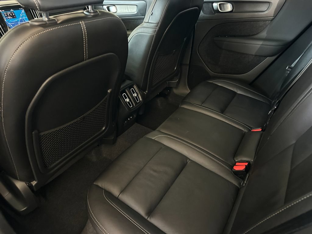 Certified 2023 Volvo XC40 B5 Plus w/ Protection Package Premier AWD/4WD image 11