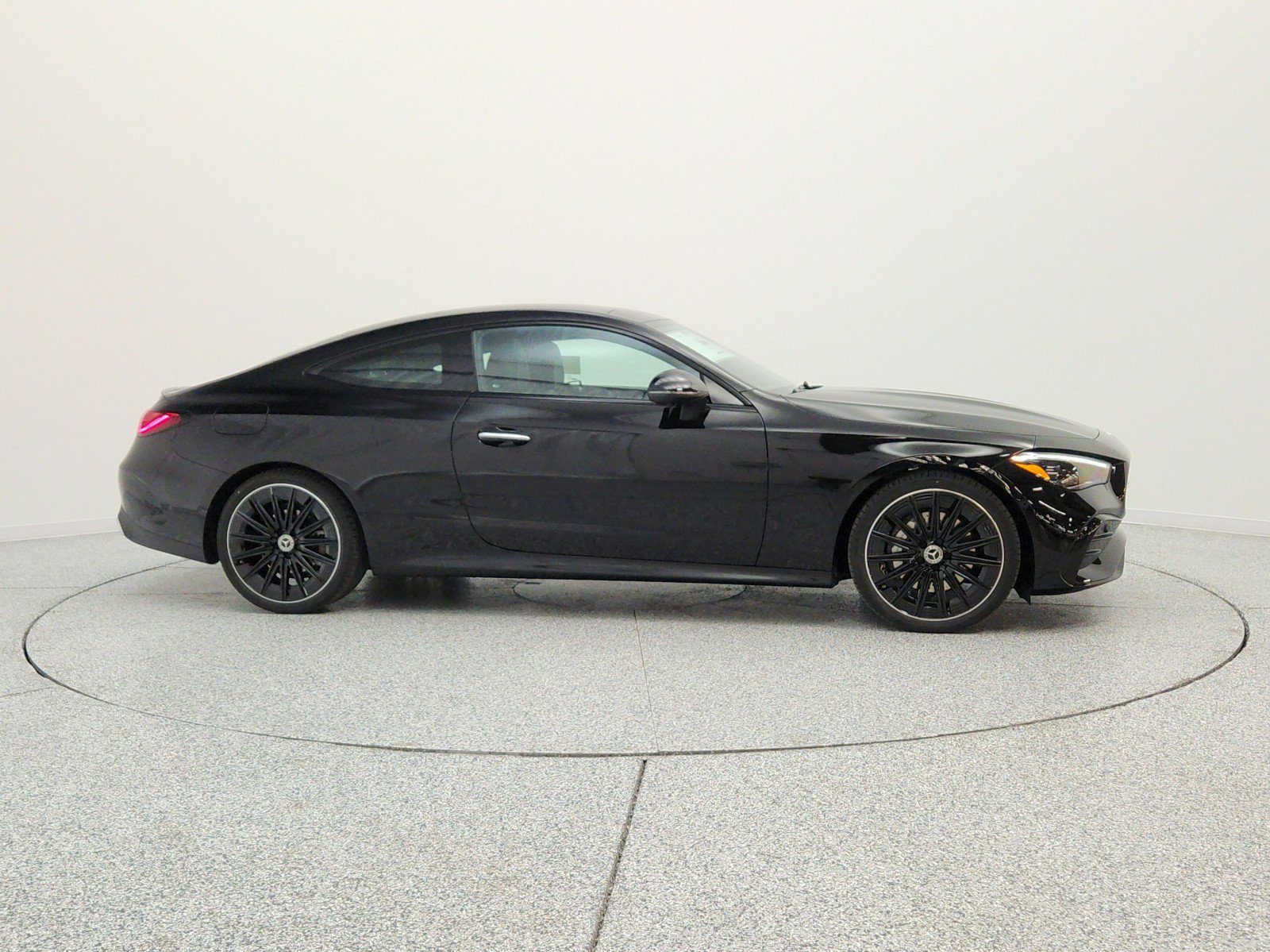 New 2026 Mercedes-Benz CLE 300 4MATIC Coupe image 4
