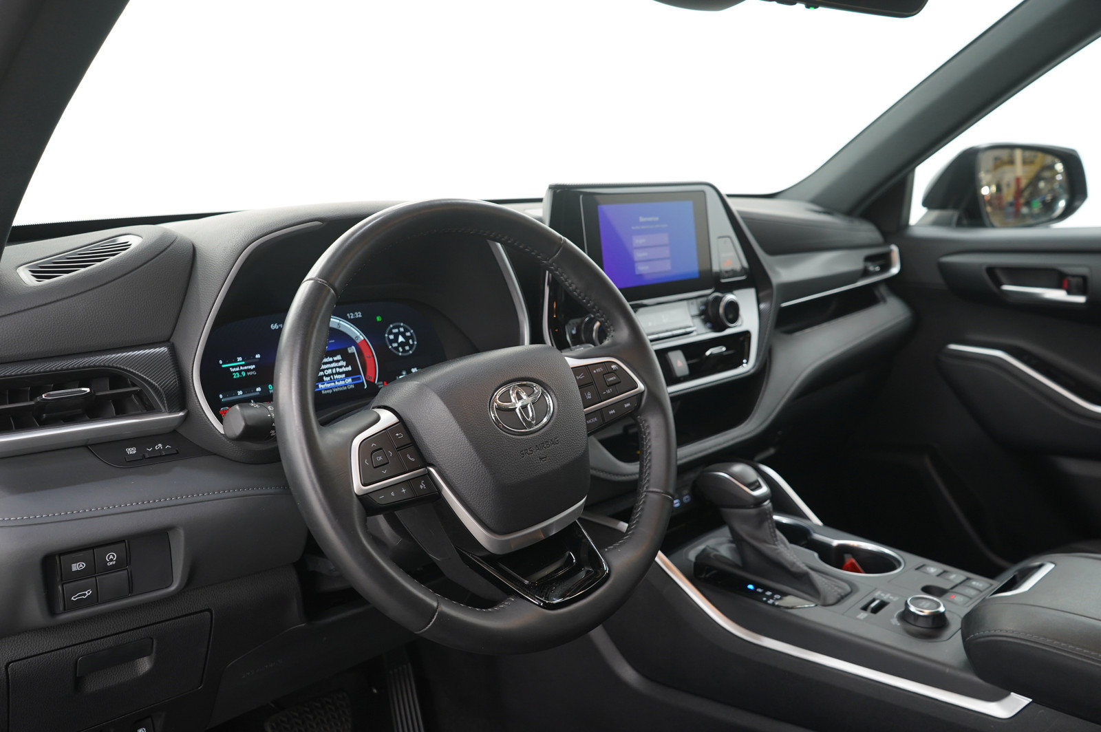 Used 2025 Toyota Highlander XSE AWD/4WD image 27