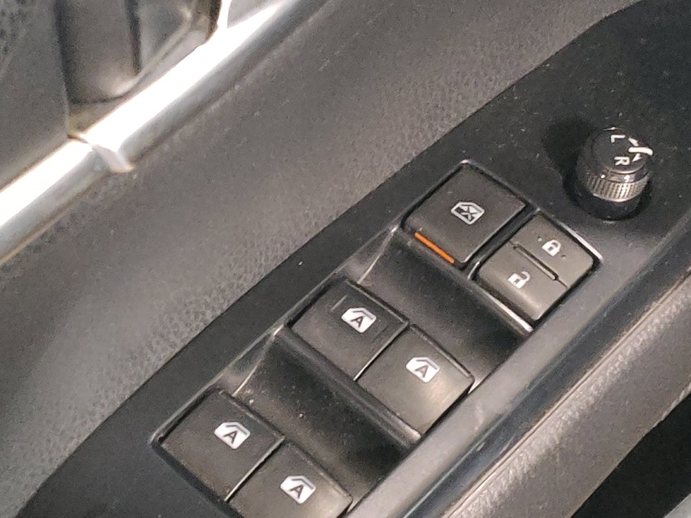 Used 2020 Toyota Camry LE image 27