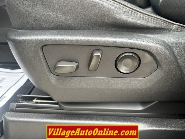 Used 2021 Chevrolet Suburban High Country w/ Premium Package AWD/4WD image 17