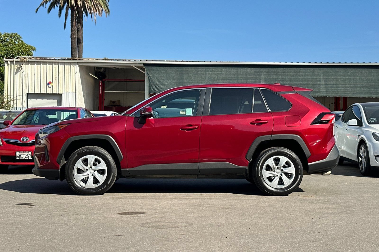 Used 2022 Toyota RAV4 LE AWD/4WD image 7