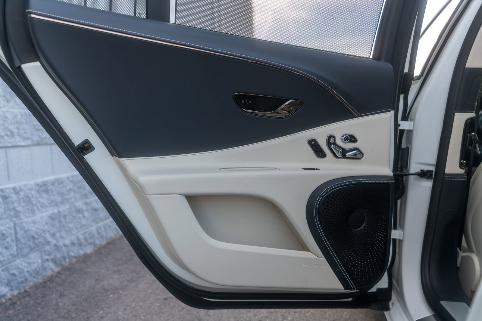 New 2026 Bentley Flying Spur Plug-In Hybrid image 35