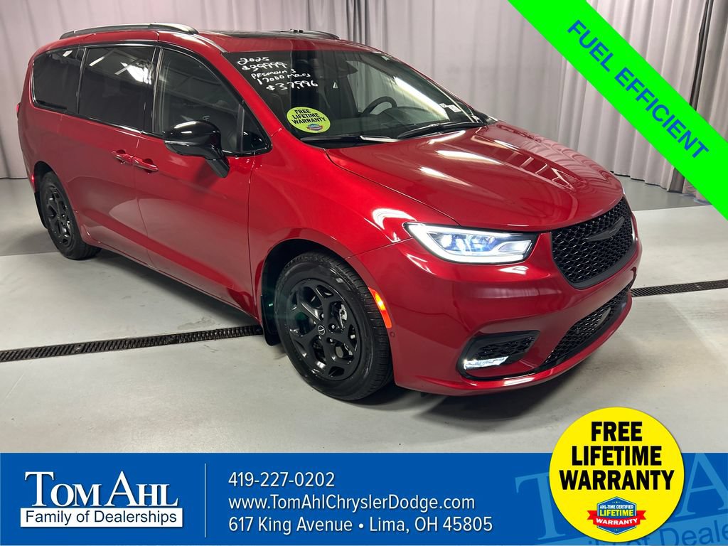 Used 2025 Chrysler Pacifica Premium FWD 360° Tour