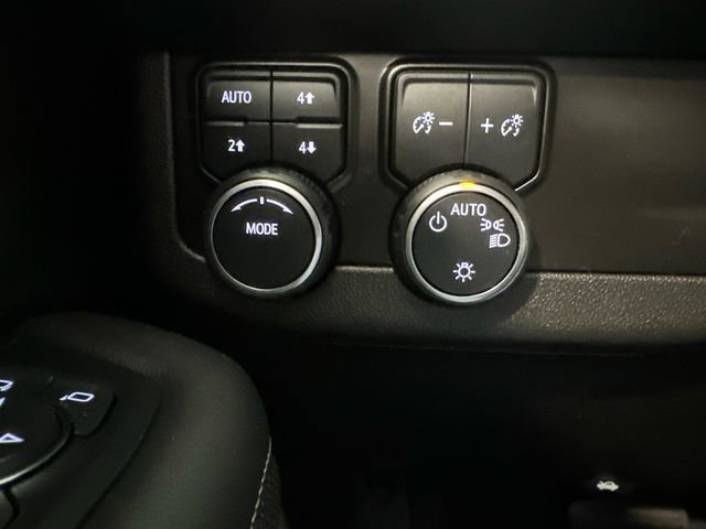 Used 2021 Chevrolet Tahoe Premier AWD/4WD image 29