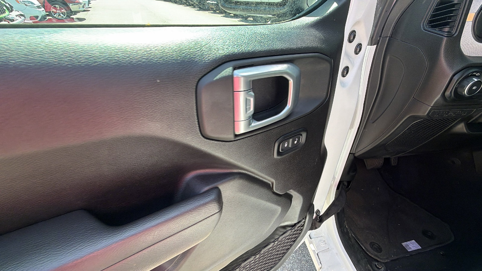 Used 2025 Jeep Wrangler Sport image 15