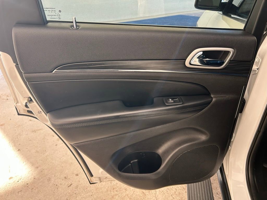 Used 2019 Jeep Grand Cherokee Limited image 22