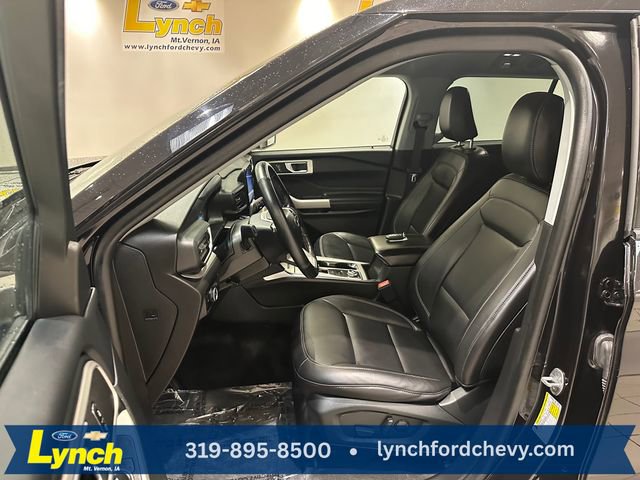 Used 2023 Ford Explorer XLT w/ Equipment Group 202A image 6