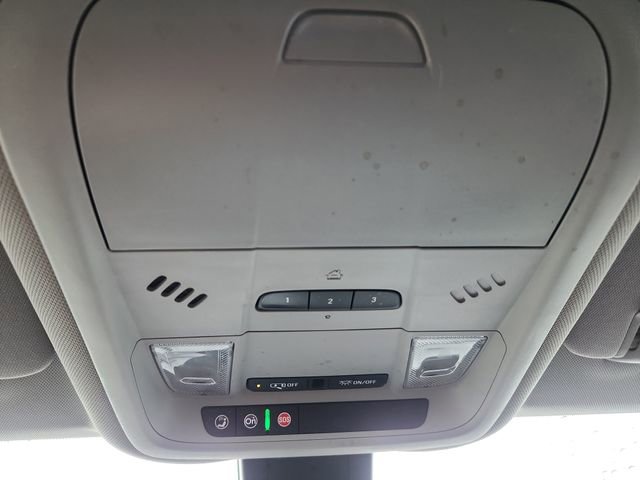 Used 2020 Chevrolet Equinox LT image 48