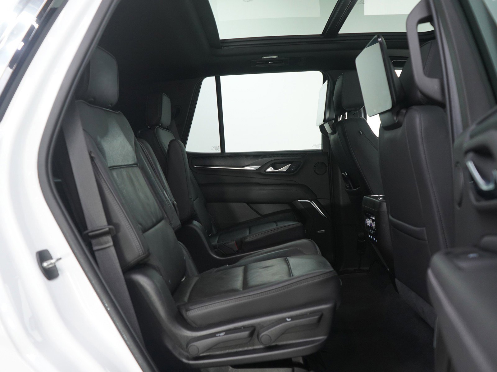 Used 2021 GMC Yukon Denali w/ Denali Premium Package image 13