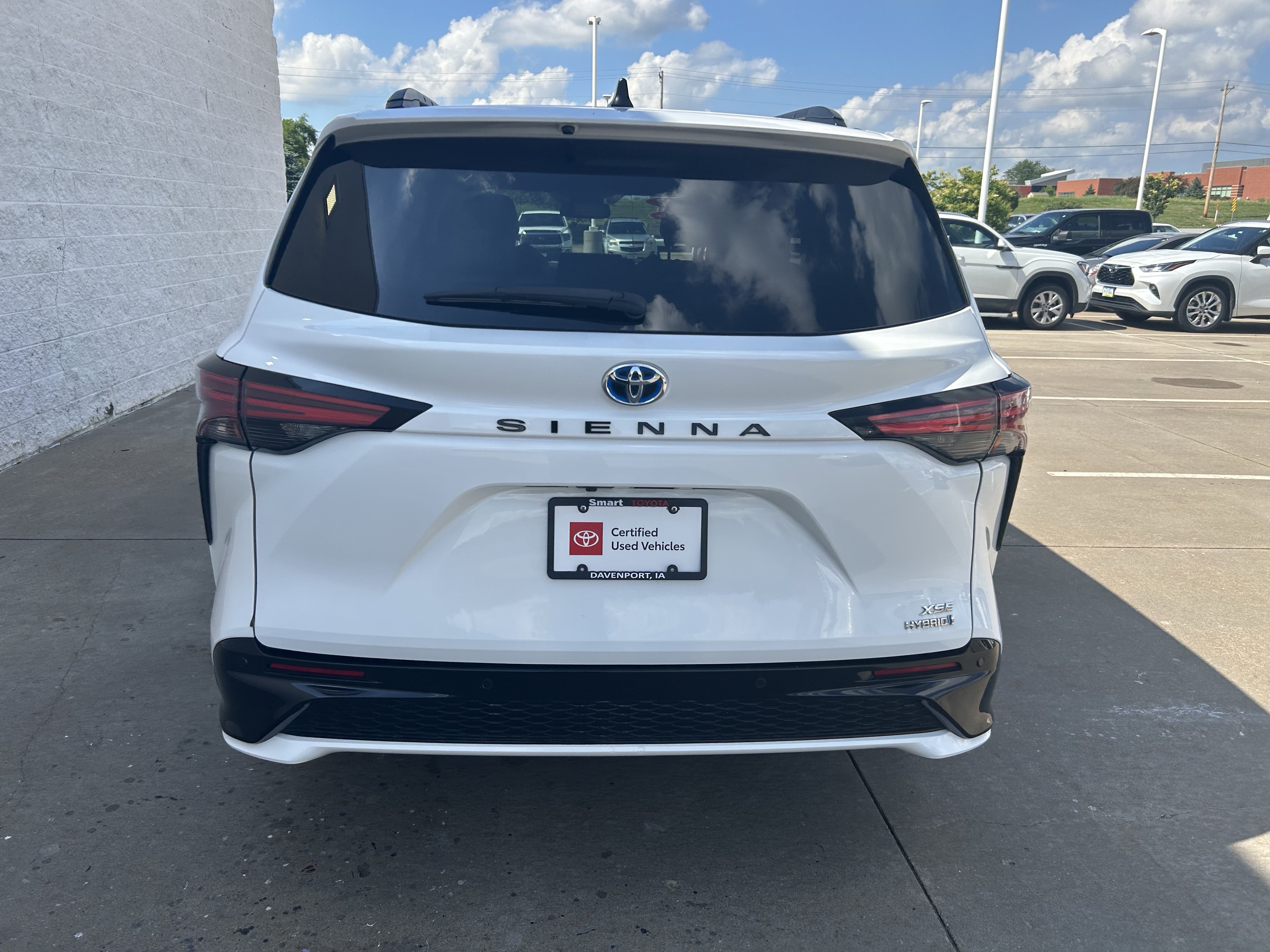 Certified 2022 Toyota Sienna XSE w/ XSE Plus Package FWD image 5