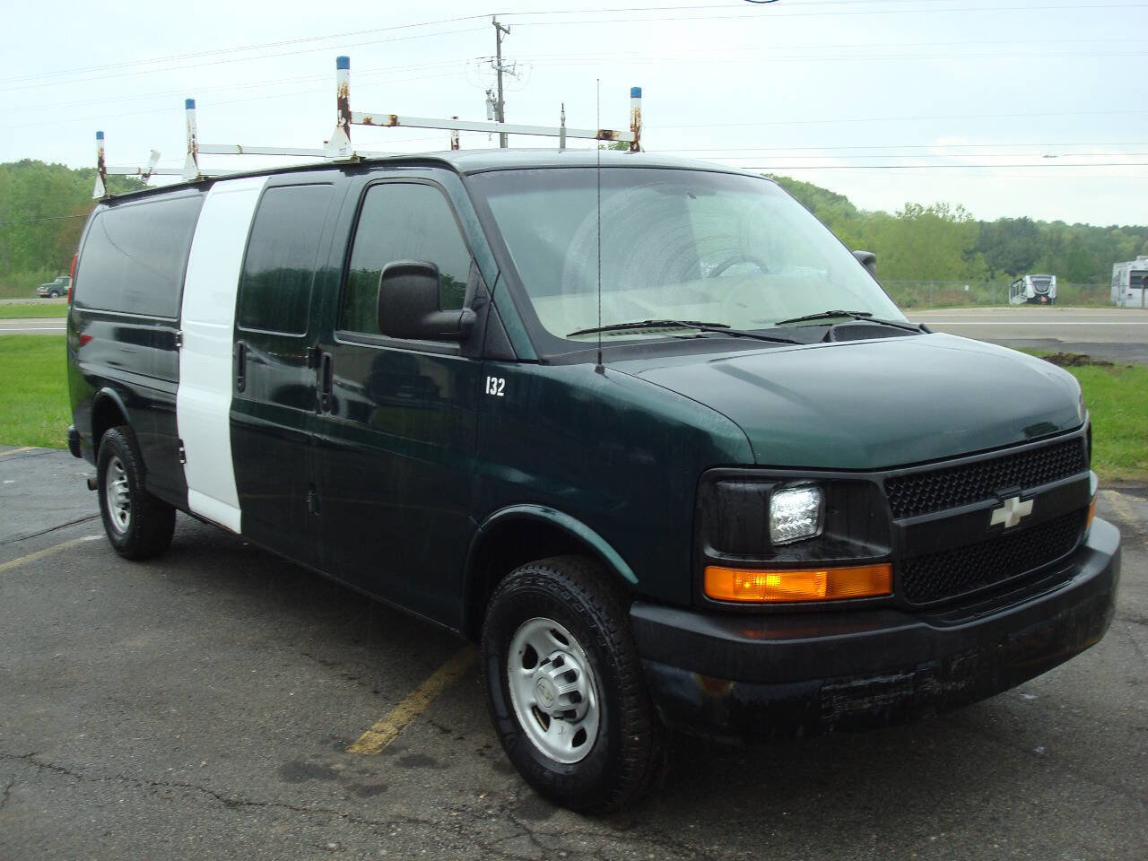 Used 2008 Chevrolet Express 3500 3500 3dr Extended Cargo Van image 2