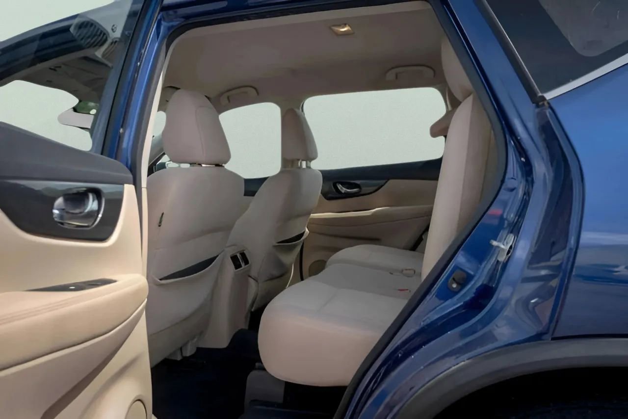 Used 2017 Nissan Rogue S image 15