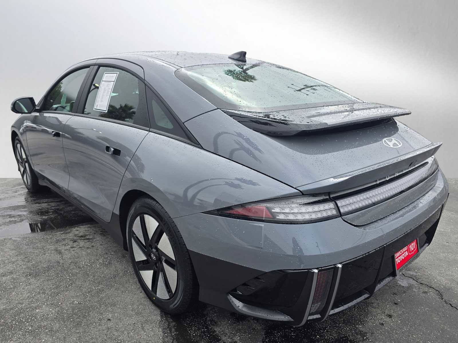 Used 2024 Hyundai Ioniq 6 SE AWD/4WD image 5