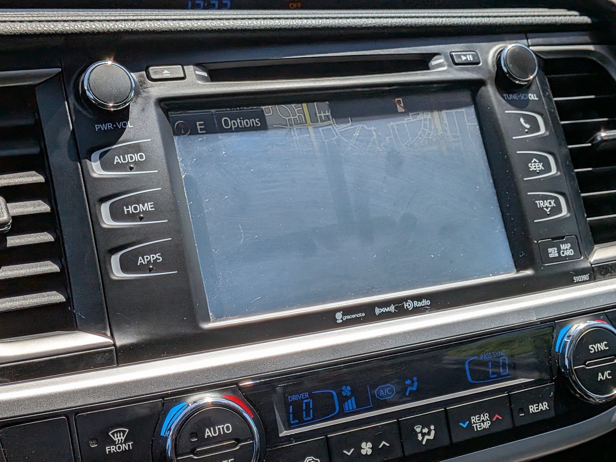 Used 2019 Toyota Highlander XLE AWD/4WD image 18