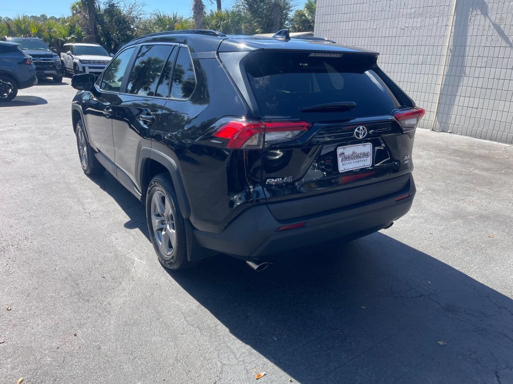 Used 2025 Toyota RAV4 XLE w/ Convenience Package AWD/4WD image 3
