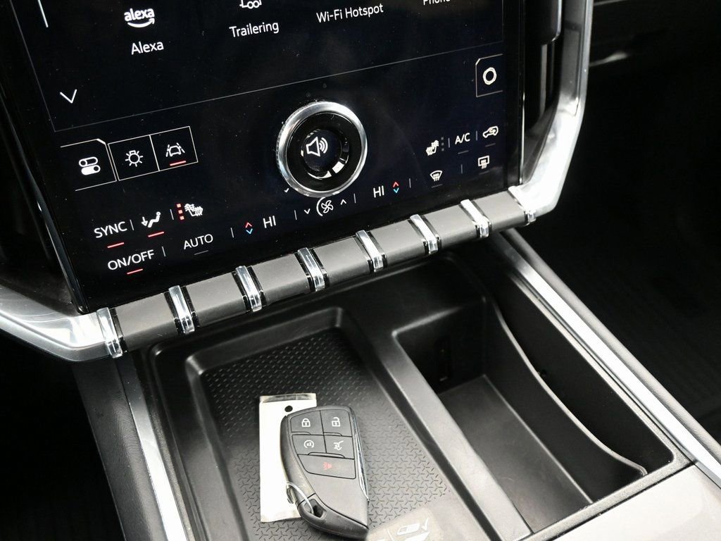 Used 2025 GMC Acadia Elevation image 13