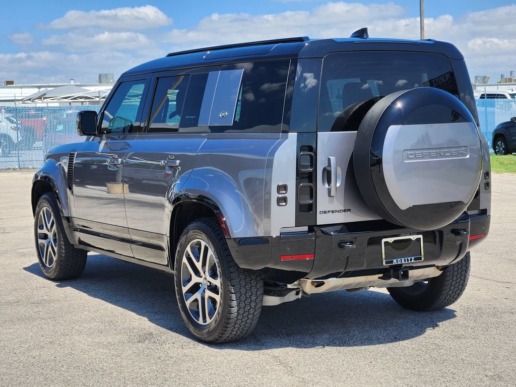 Used 2024 Land Rover Defender 110 X-Dynamic SE AWD/4WD image 7
