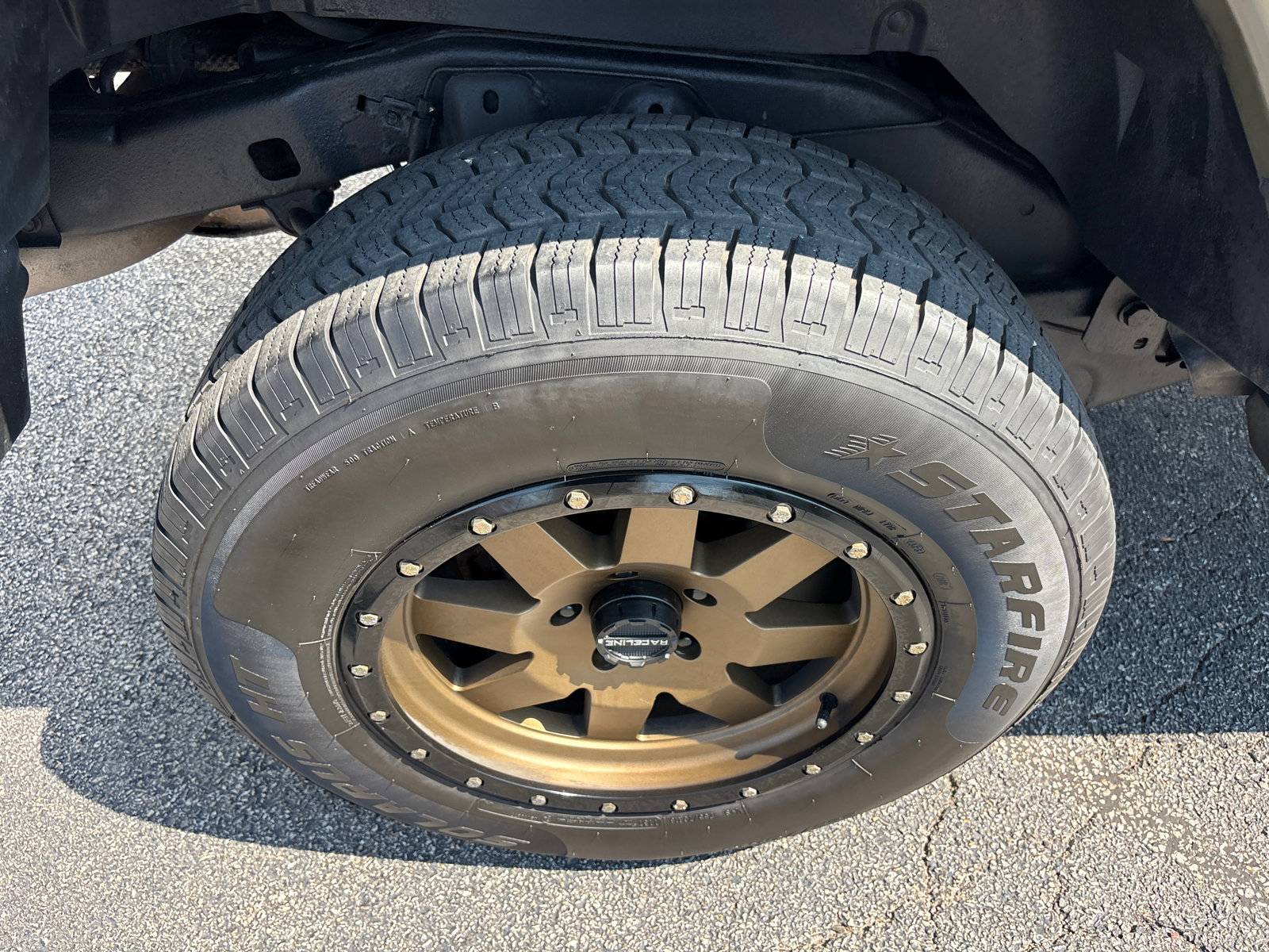 Used 2015 Jeep Wrangler Unlimited Sahara w/ Connectivity Group AWD/4WD image 10