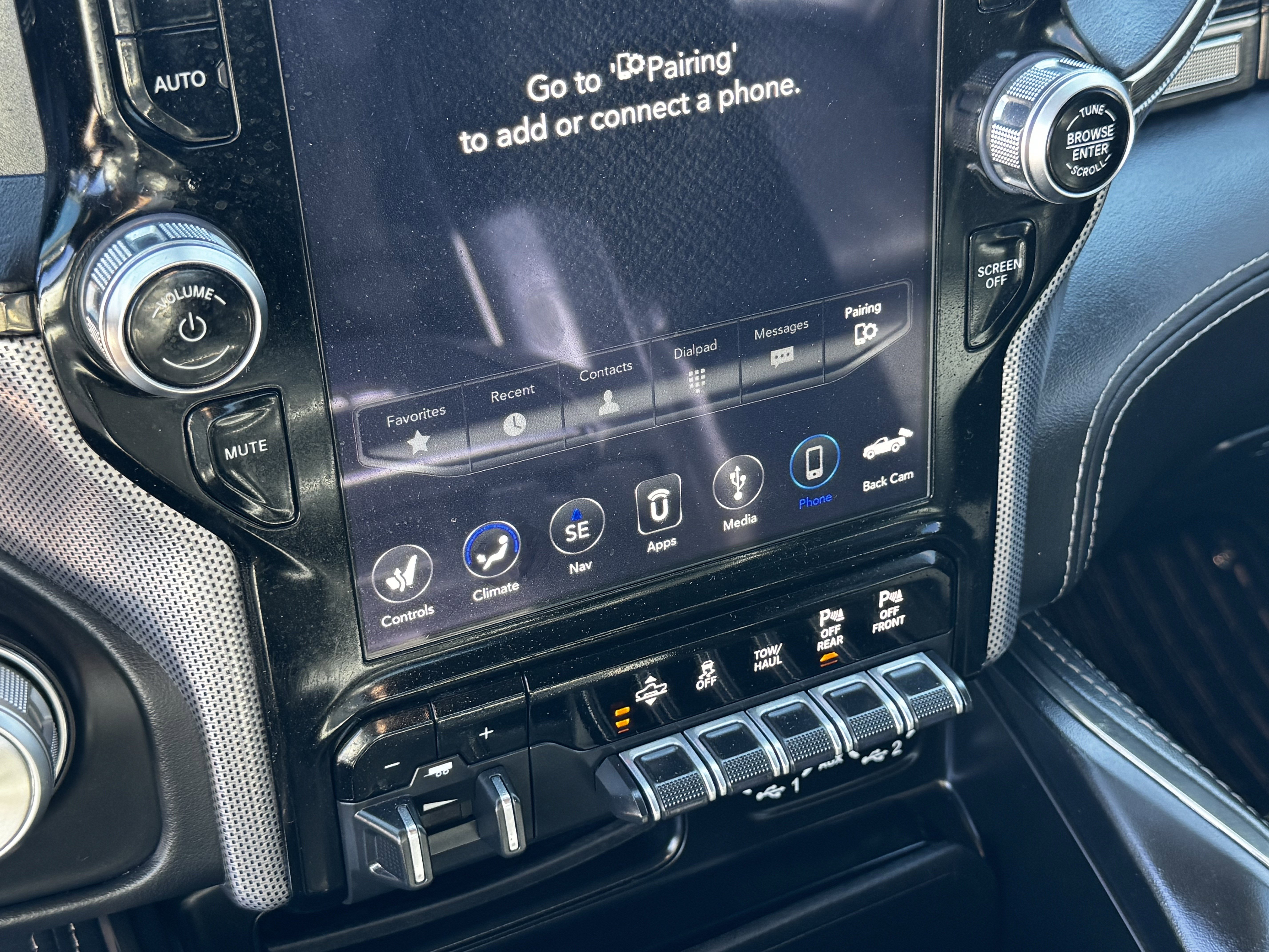 Used 2020 RAM 1500 Limited w/ Black Appearance Package image 21